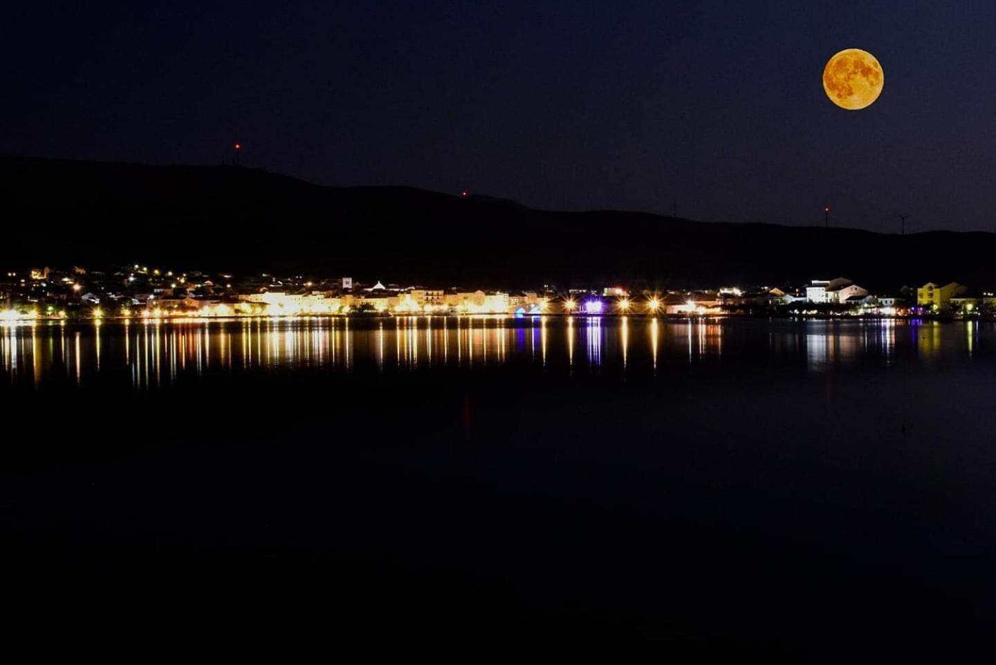 Apartmani Maestral Fabijanic Pag Town Rum bild